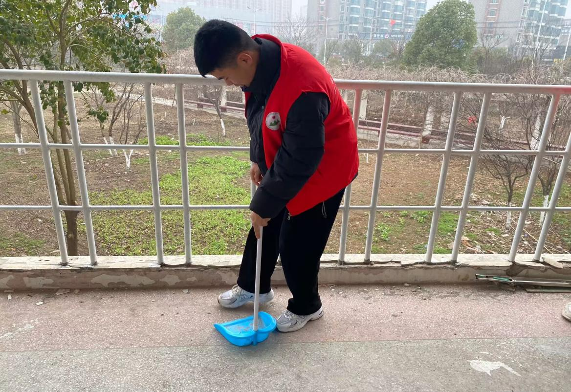 三月春风起，雷锋精神再绽新芽