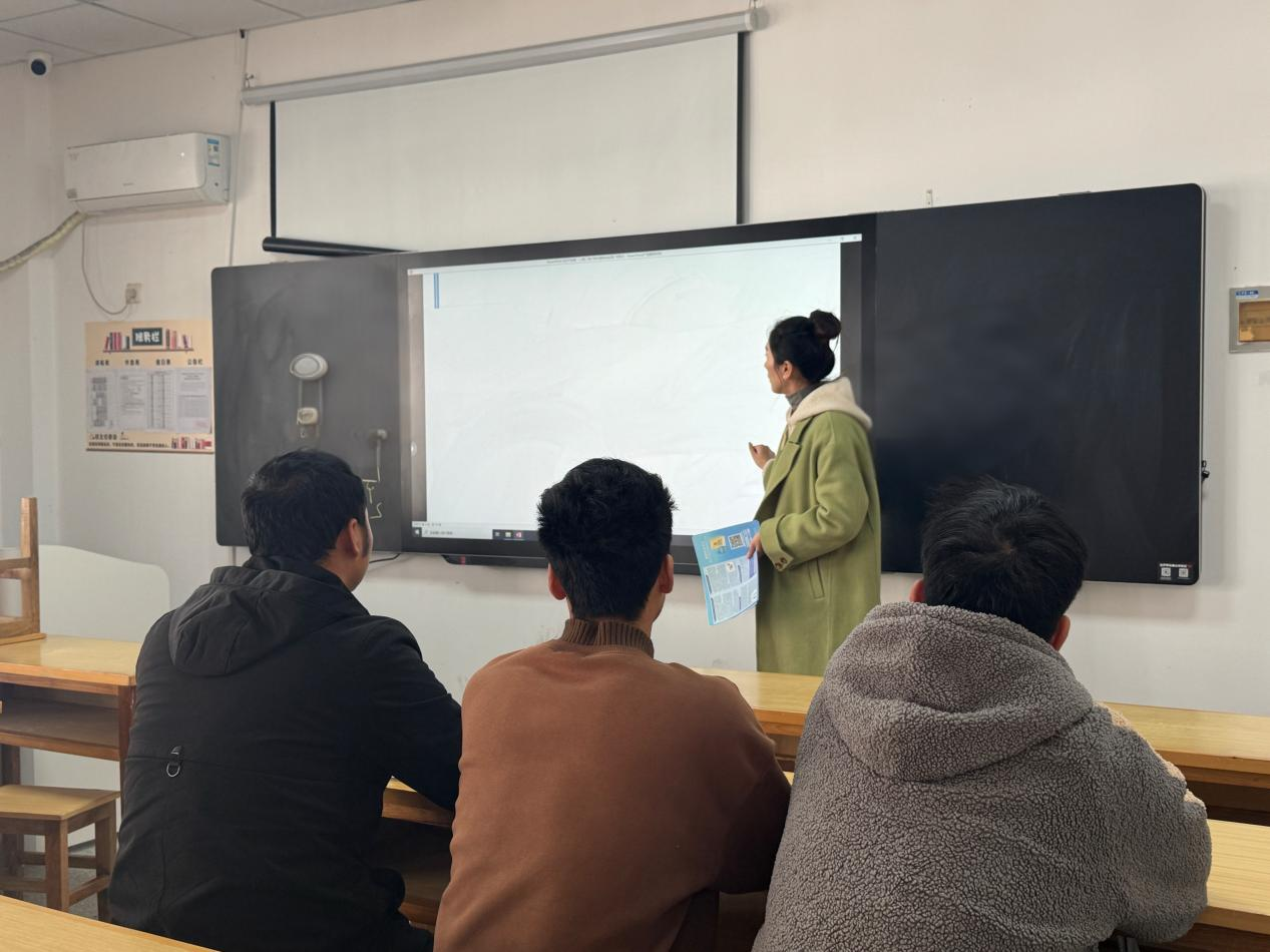 “开学第一课” 引领青年奋进新征程