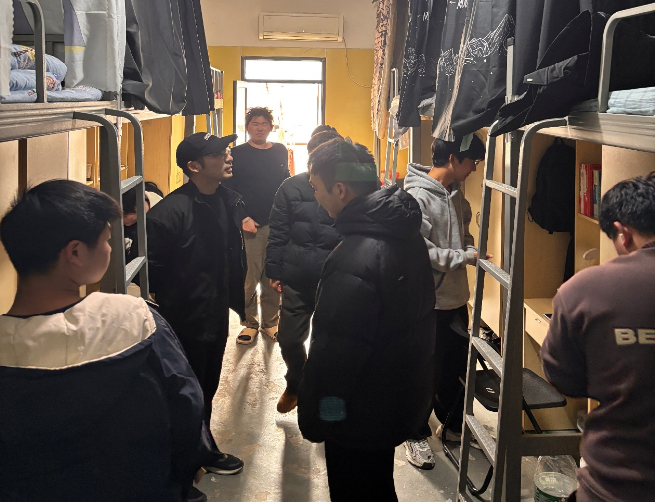 信息工程系开展新学期学生宿舍安全卫生专项检查