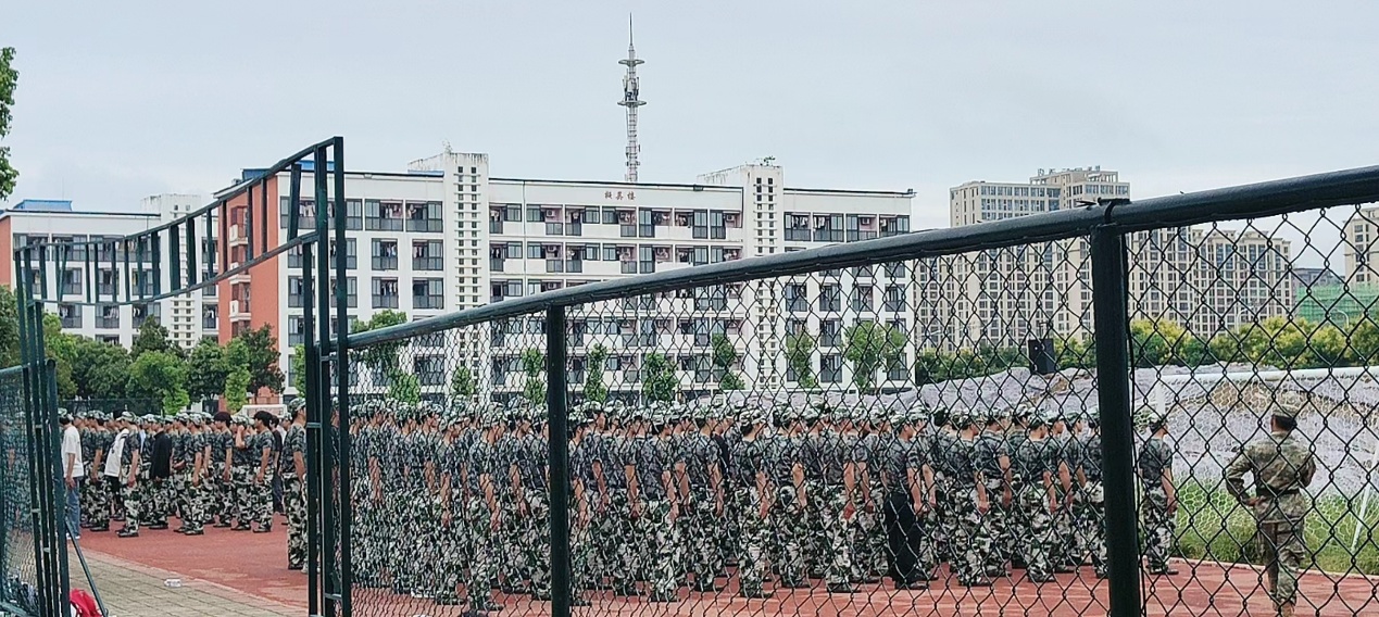 信息工程系军训持续推进：淬火砺剑 再展新姿