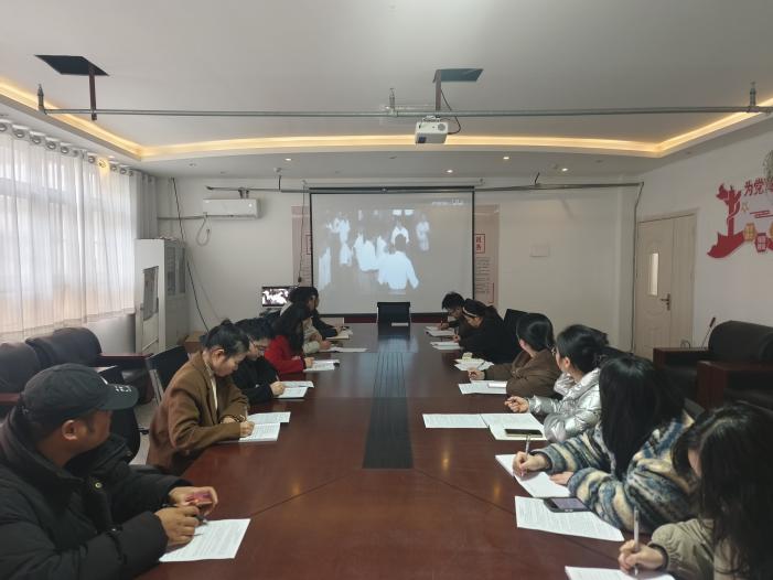 缅怀伟人风范 践行育人使命 ——教学支部开展十二月主题党日活动