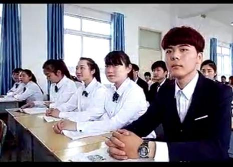 我院经济管理系高速铁路动车乘务专业大学生们的风采