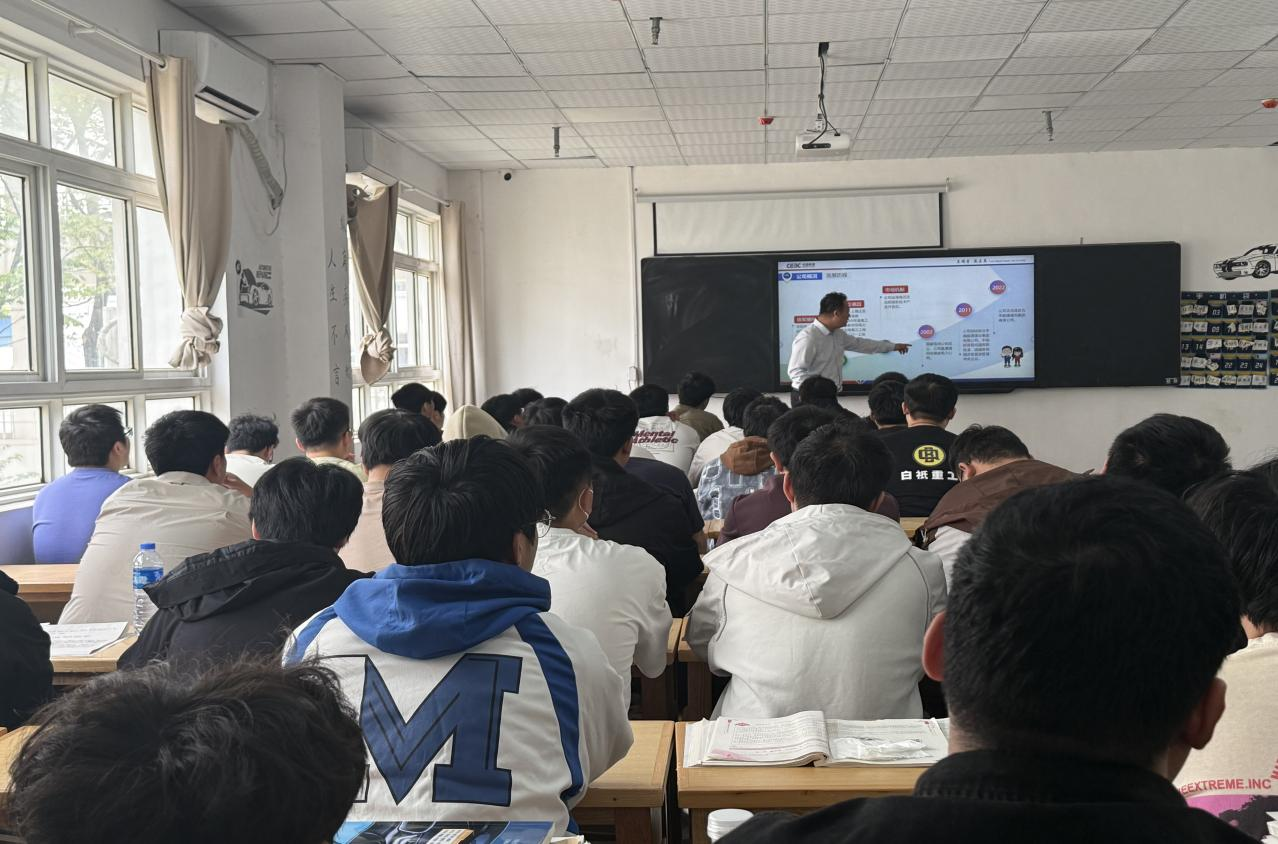 中能建建筑集团有限公司招聘宣讲会在机电工程系成功举办