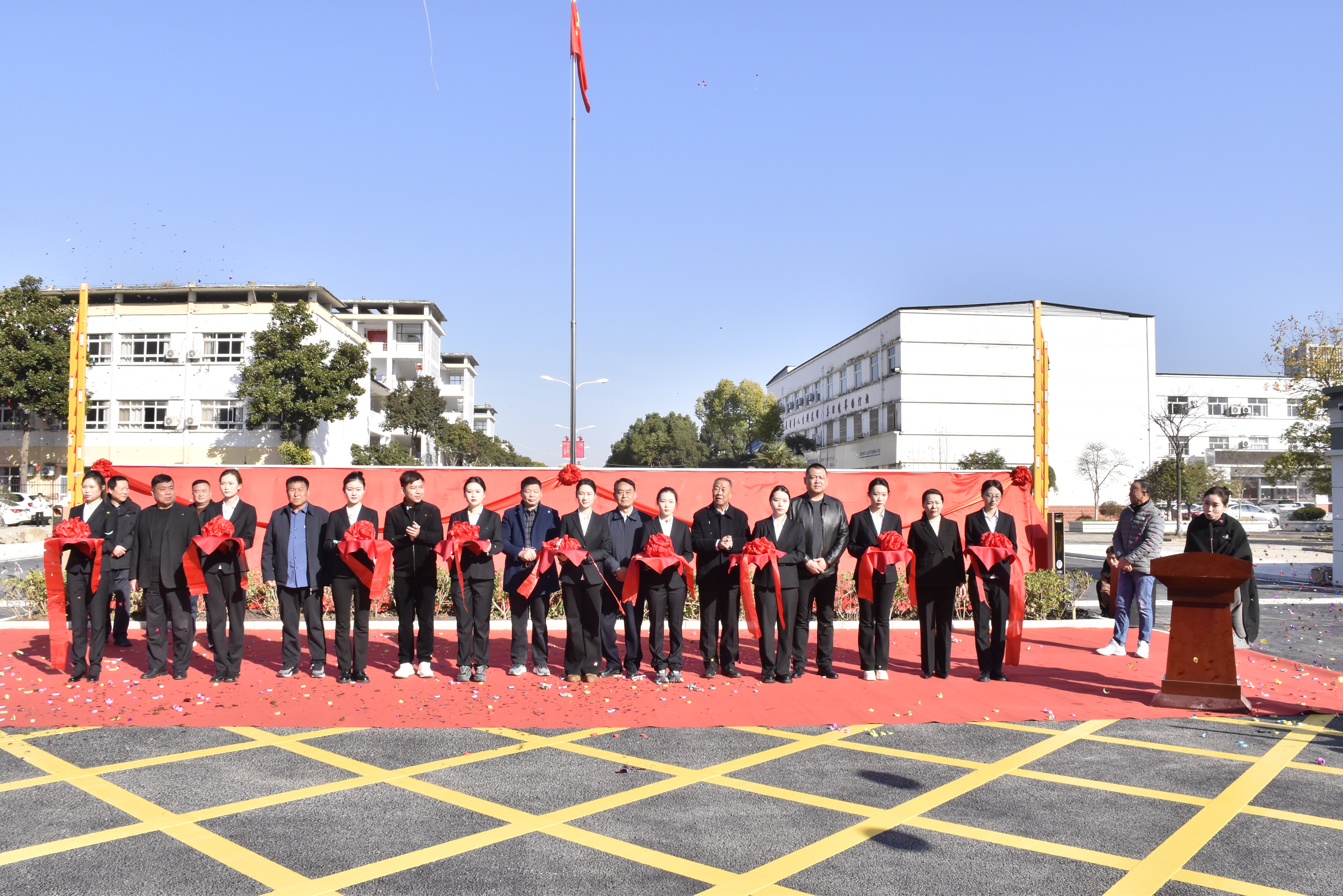 安徽现代信息工程职业学院新校门建成揭牌仪式隆重举行