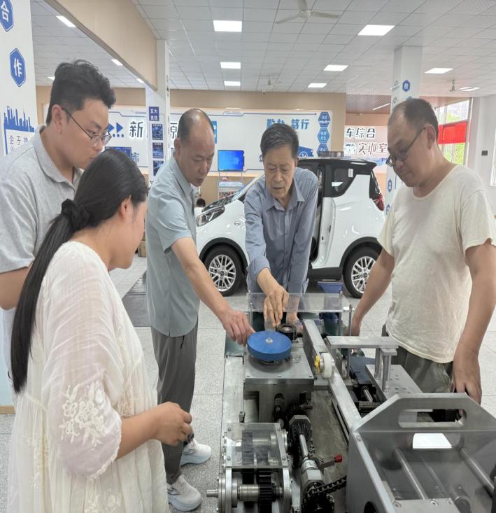 严守实训安全规范 夯实设备管理基础 ——机电工程系开展实训设备规范使用与安全管理专题研讨课