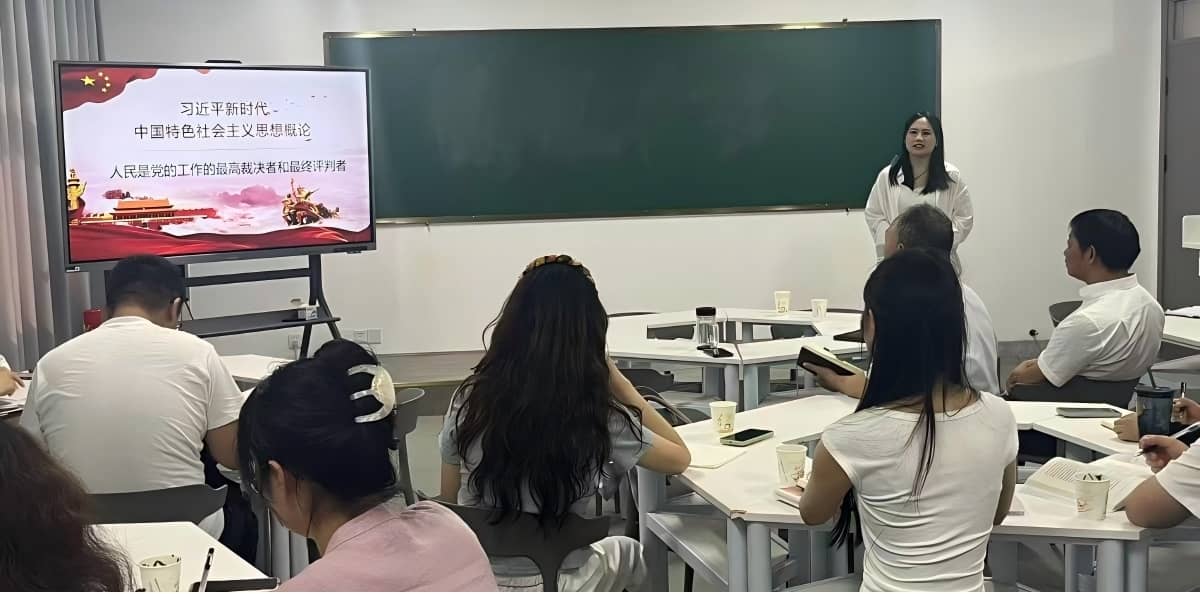 思政部全体教师赴淮南职业技术学院马克思主义学院参观交流
